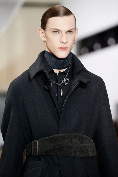 Look 1
